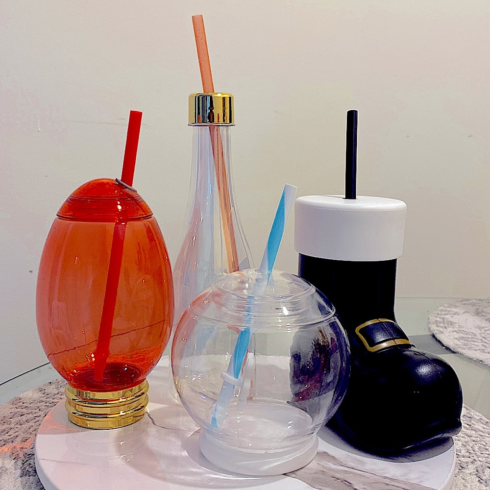 🎄 Target Bullseye’s Playground - Set of 4 Christmas Drinkware Sippers